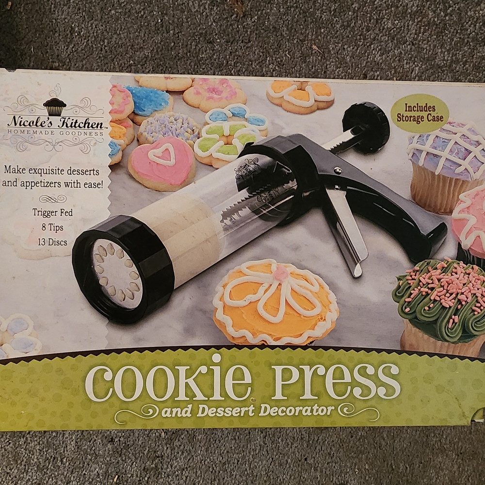 Black and Clear Cookie Press and Dessert Decorator
